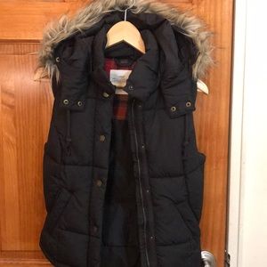 H&M puffy detachable vest in black